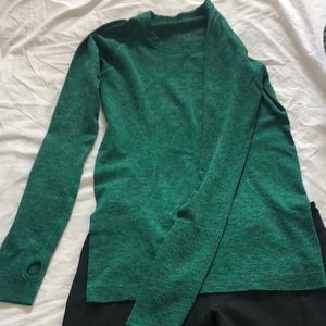 Lululemon GREEN LONG SLEEVED shirt!